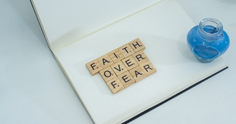 Pedido de Proteção ao Sair de Casa: Oração Confortante