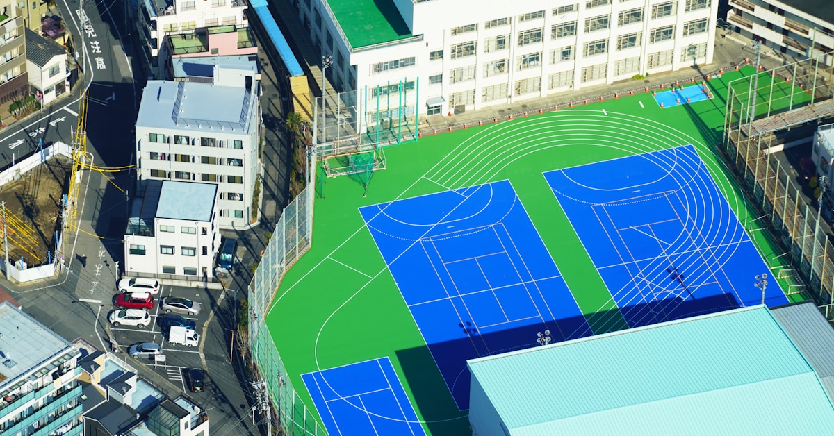 Estádio verde e azul na fotografia aérea