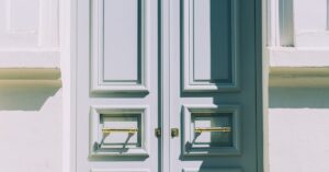 Cena relacionada a achar coisas perdidas: um alívio espiritual imediato